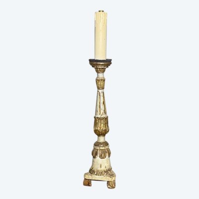Candélabre ancien en bois peint, laqué or et ivoire, XVIIIe siècle. Taille cm 90 
