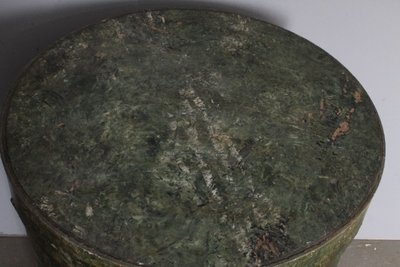 Antique cylinder statue base from the early 1900s painted in fake Alpine marble. H 61 diameter 42 cm