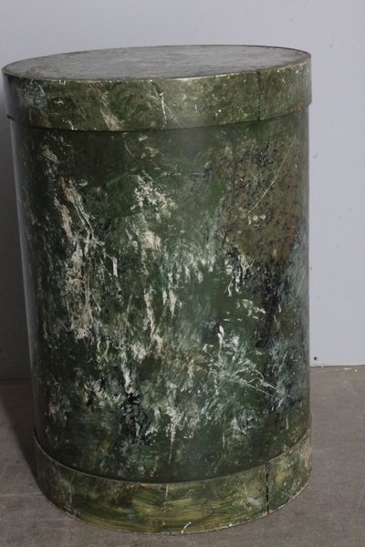 Antique cylinder statue base from the early 1900s painted in fake Alpine marble. H 61 diameter 42 cm