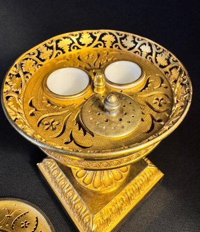 Calamaio Impero "Coppa bruciaprofumi" in bronzo dorato