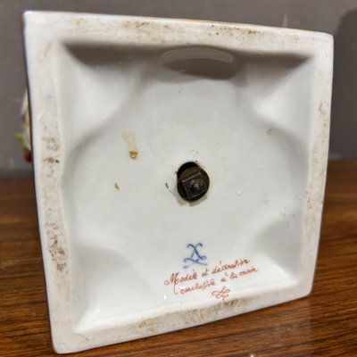 Paire de vases anciens en porcelaine de Sèvres, XIXe siècle