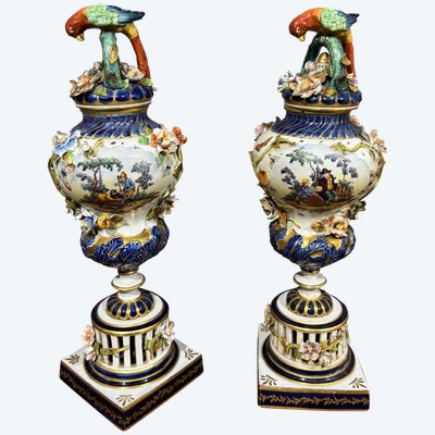 Paire de vases anciens en porcelaine de Sèvres, XIXe siècle