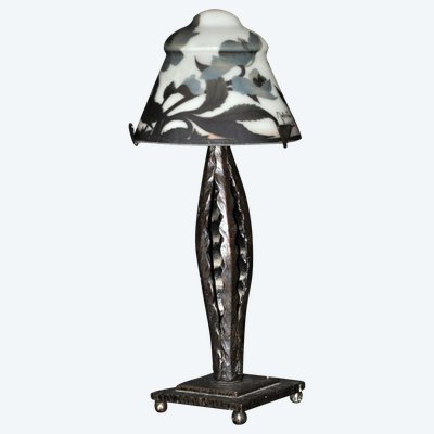 Lampe signée Muller Frères pâte de verre multicouche pied forgé dans le goût de Brandt