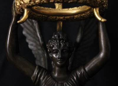 Empire wall lamp in gilded and patinated bronze with Fame, 19th century