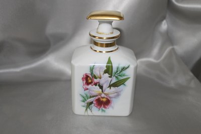 Set da toilette in porcellana di Limoges con decoro a iris firmato René Caire, anni '50