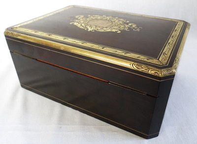 Large Napoleon III jewelry box / cassette in brass and mother-of-pearl marquetry