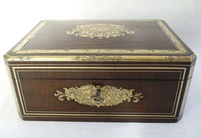 Large Napoleon III jewelry box / cassette in brass and mother-of-pearl marquetry
