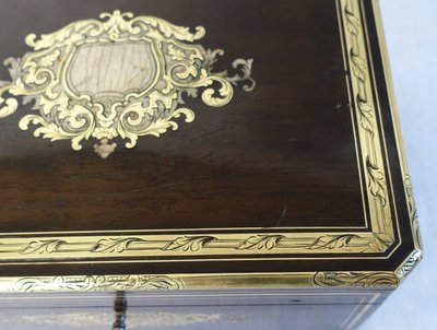 Large Napoleon III jewelry box / cassette in brass and mother-of-pearl marquetry