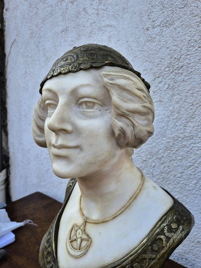 Charny, Busto di donna orientale in marmo, fine XIX-inizio XX secolo