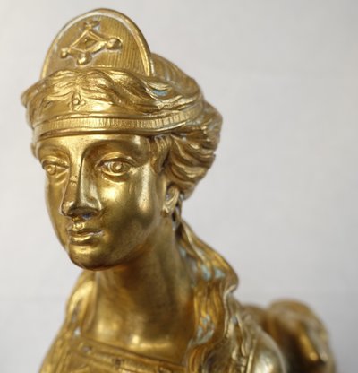 Pair of monumental andirons with Sphinxes, chiseled and gilded bronze - Regency style, Napoleon III period