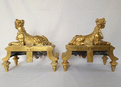 Pair of monumental andirons with Sphinxes, chiseled and gilded bronze - Regency style, Napoleon III period