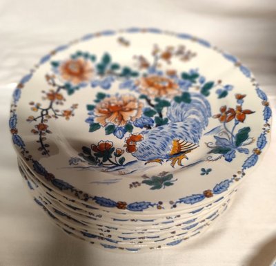 Gien Factory. Earthenware dinner service, Rooster and Peony model. 32 pieces