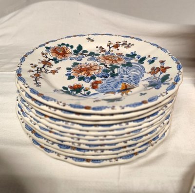 Gien Factory. Earthenware dinner service, Rooster and Peony model. 32 pieces