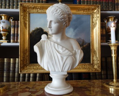 Busto neoclassico di donna in stile antico - marmo scolpito - 47,5 cm