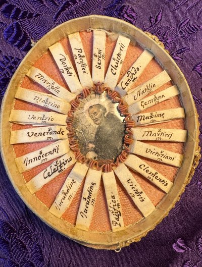 Travel Reliquary with 42 Relics - Late 18th Century