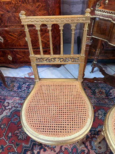 PAIRE DE CHAISES DE STYLE XVI EN BOIS DORE
