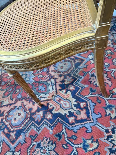 PAIRE DE CHAISES DE STYLE XVI EN BOIS DORE