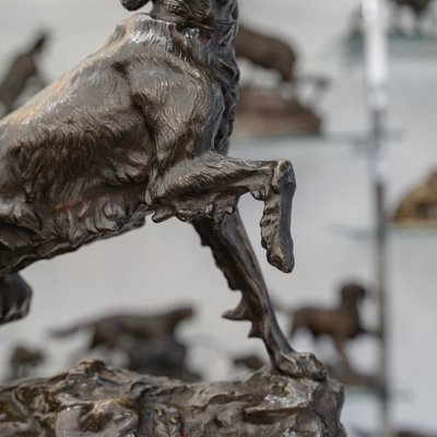 Scultura - Cane femmina setter "MISS", Arthur Marie Gabriel Comte du Passage (1838-1909) - Bronzo