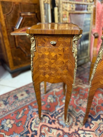 PAIRE DE CHEVETS DE STYLE LOUIS XV