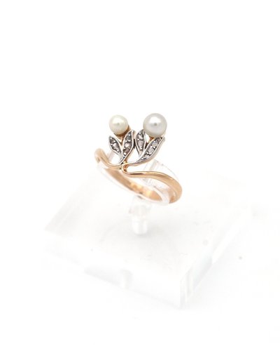 Anello con perle in stile Art Nouveau in oro 18k e platino, anello con perle fini, fiori, tu ed io