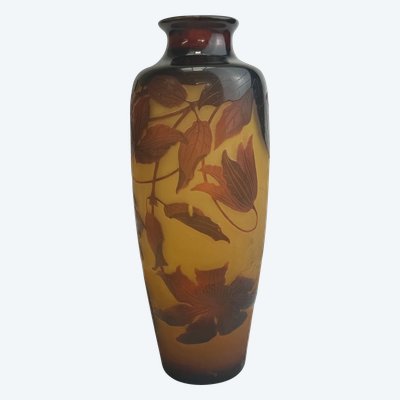 Paul Nicolas - D'Argental vase à décor de clématites 
