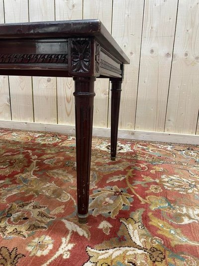 Table basse de style Louis XVI en acajou 
