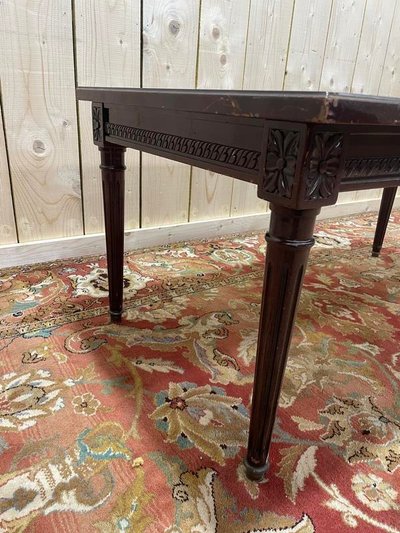 Table basse de style Louis XVI en acajou 