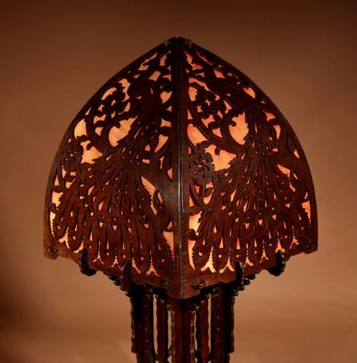 Amsterdam School, 1900-1920. Very impressive and elegant openwork wooden table lamp.