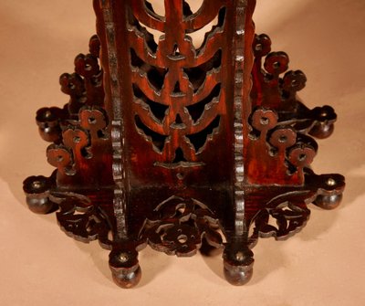 Amsterdam School, 1900-1920. Very impressive and elegant openwork wooden table lamp.