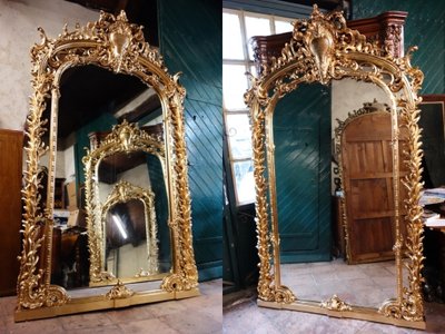 Monumentale paire de miroirs en bois doré, 243 cm