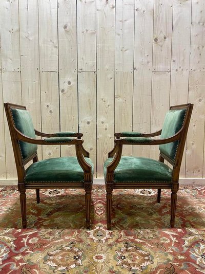 Coppia di poltrone in stile Louis XVI in velluto verde