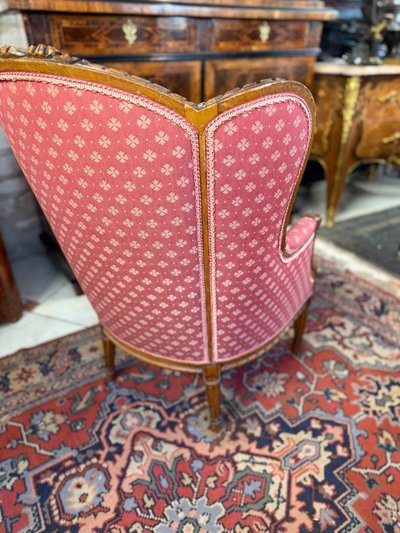 LOUIS XVI STYLE SHEPHERD'S CHAIR WITH EAR
