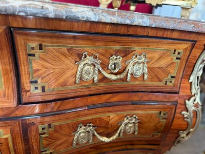 COMMODE TOMBEAU EPOQUE LOUIS XV - 18ème