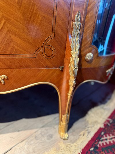 VITRINE ARRONDIE LOUIS XVI – 19ème SIECLE