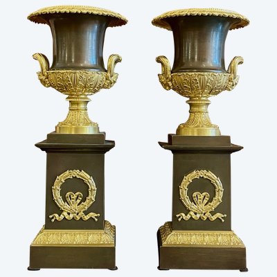 Paire de vases Médicis en bronze, XIXe siècle 
