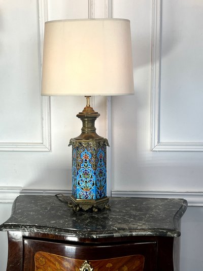 LAMPE ANCIENNE EN FAÏENCE VIEILLARD BORDEAUX ? OU LONGWY ? ORNÉE DE BRONZE
