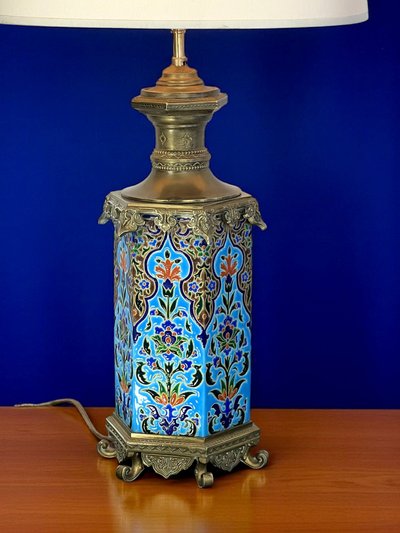 LAMPE ANCIENNE EN FAÏENCE VIEILLARD BORDEAUX ? OU LONGWY ? ORNÉE DE BRONZE