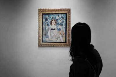 Sitzendes junges Mädchen – Öl auf Leinwand von Tancrède Synave (1870–1936)