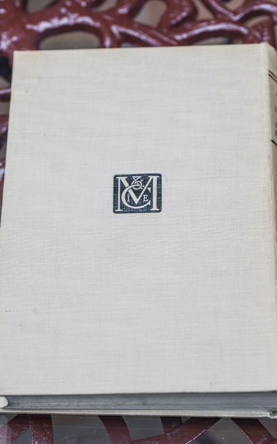 DENIKER (J.). Les races et les peuples de la terre. Paris, Masson, 1926