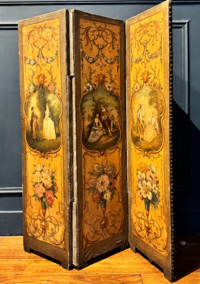 Small 18th century painted canvas screen with 3 panels H95