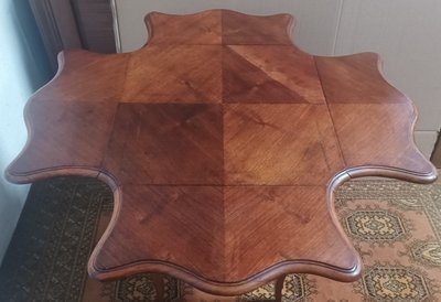 Louis XV clover table in walnut