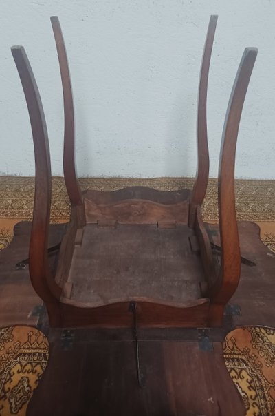 Louis XV clover table in walnut
