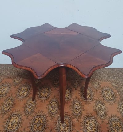 Louis XV clover table in walnut