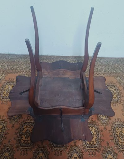 Louis XV clover table in walnut