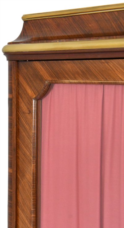 3-door bookcase with Coromandel lacquer decoration in the center