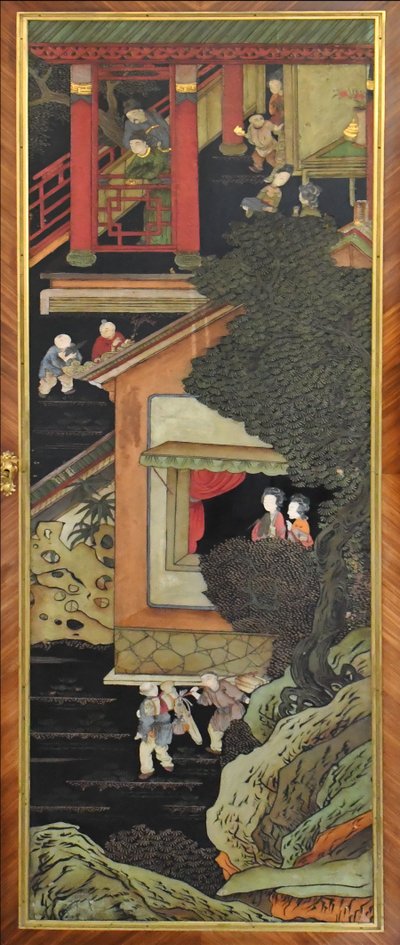 3-door bookcase with Coromandel lacquer decoration in the center