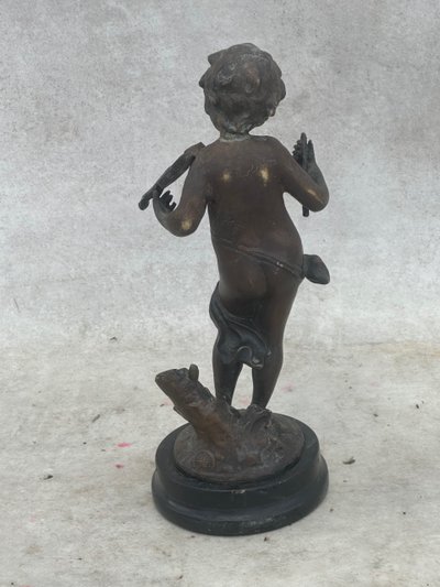 Child violinist