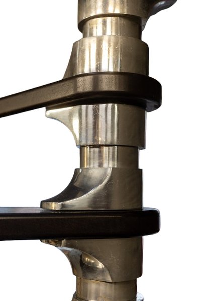 Roger Tallon. Escalier en colimaçon en aluminium et acajou. Circa 1970. LS64143509M