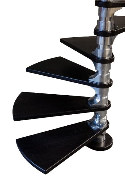Roger Tallon. Escalier en colimaçon en aluminium et acajou. Circa 1970. LS64143509M