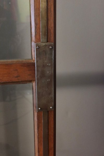 Vetrina in mogano del XIX secolo